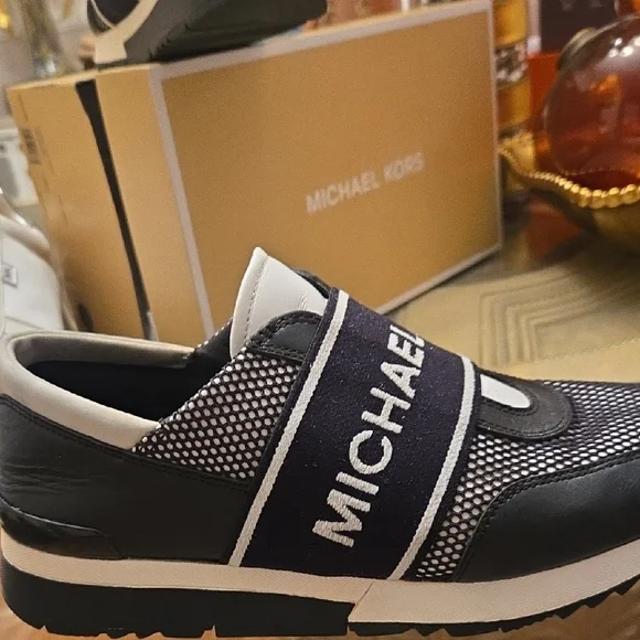 Michael Kors  Black and White Slip-On Sneakers Size 9.5 - Picture 4 of 8